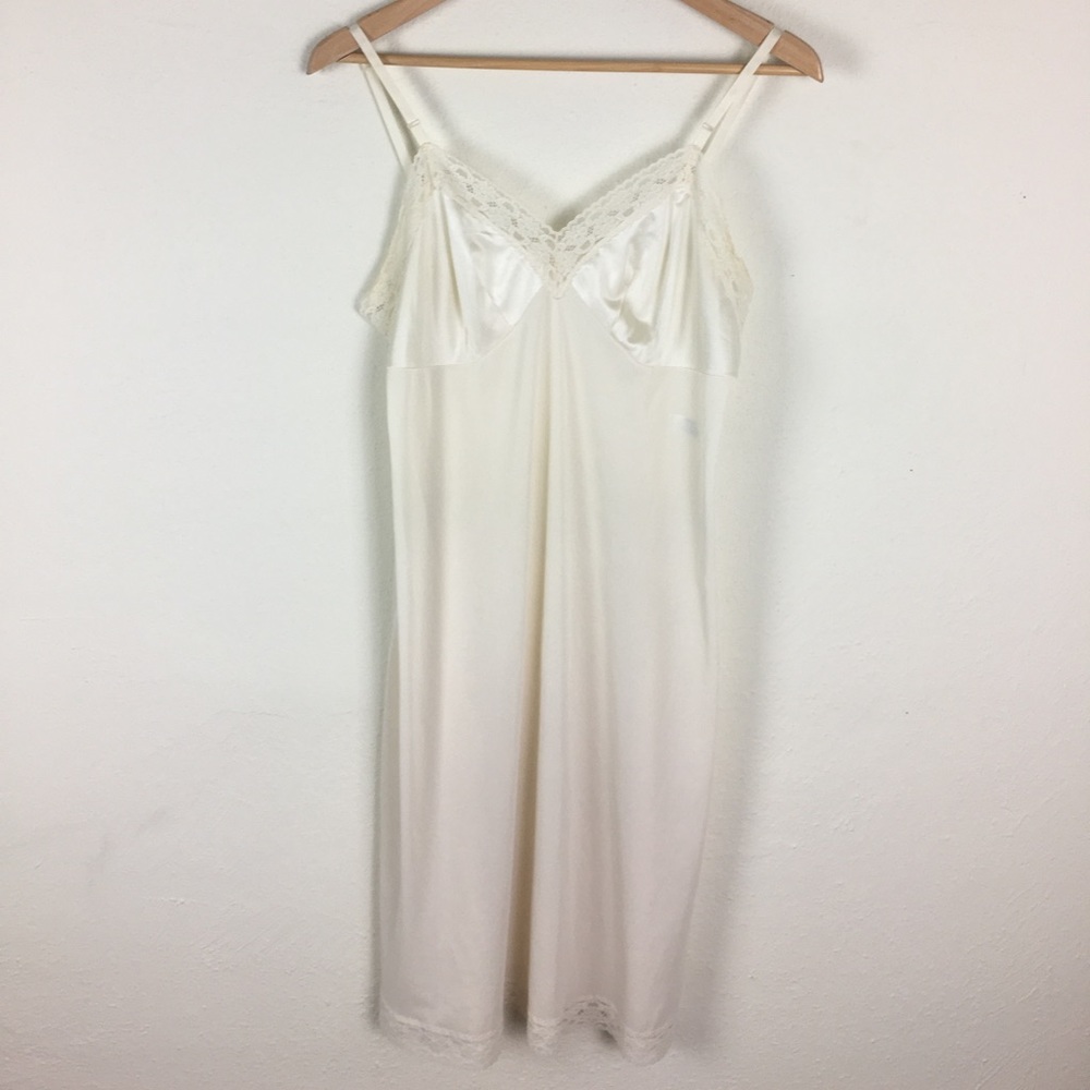Vintage Cream Lace Full Slip
